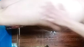 Skank masturbating