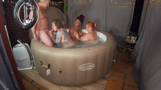 Sexy tub Fun with three MIlfs and a DILF