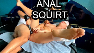STUNNING COUGAR POUNDED IN THE ASS-SEX AND INSERTED A LARGE DARK ROD INTO HER HAIRY TWAT. SQUIRT CLIMAX & PAINFUL BUTT SEX.