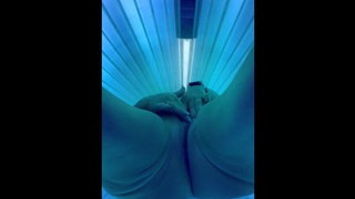 Alluring wet twat while tanning