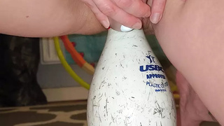 Bowling pin hammered for squirting