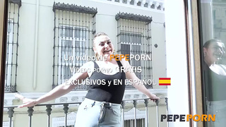 Buddies, she's back! Clara Montoro wants to show you how much she knows to fresh men