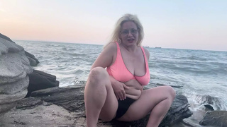 Fingering and fisting at public beach multiple squirt