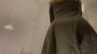 Fucking in a Toilet with Sluttyshanna
