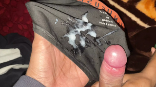 Desi Indian bhabhi ko thanda me muh diya lund ho gayi garam