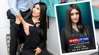 Shoplyfter - Alluring Babe With Tattoos Spreads Her Legs In Security Office And Gets Nailed On The Desk