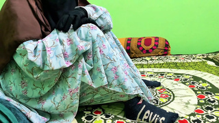 Niqab hookup - Cute oriental whore shows her horny dude good hard sex