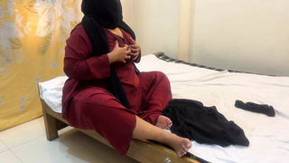 Monstrous Bubble Bum Muslim Aunty Gets Attractive & Give Rough Fuck Her Transgender 18+ Stepson with his Hands Tied