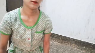 College slut ki chut ki garmi sant kar diya
