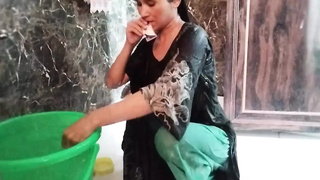 Muslim slut ka bathroom MMS film hua viral
