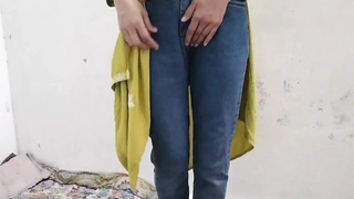 Muslim chick ko burkha utaar kar pel diya