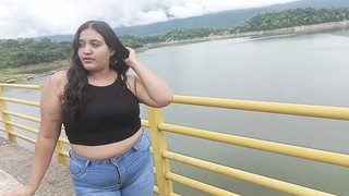 lady is abandoned by her BF has sex with the delivery