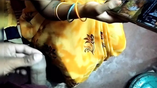 Aaj din me hi pooja bhabhi ke ghar pe chhod diya aur pani nikal diya bhabhi aaj bahut attractive thi chodne mein maza gaya